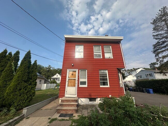 Building Photo - 343 Mason Ave