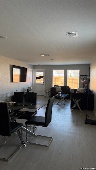 Foto del edificio - 324 Kayden Ct
