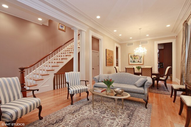 Foto del edificio - 851 W Webster Ave