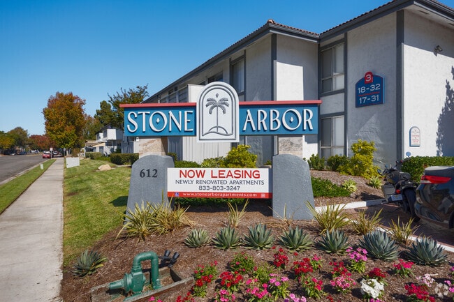 Apartamentos Stone Arbor - Stone Arbor Apartments