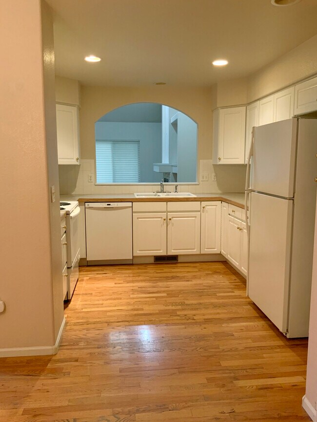 Building Photo - 3500 Swanstone Dr