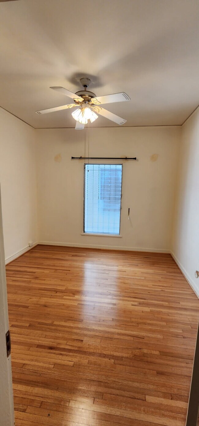 Foto del edificio - 419 N Stanley Ave