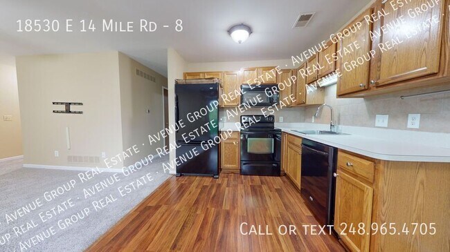 Foto del edificio - 18530 E 14 Mile Rd