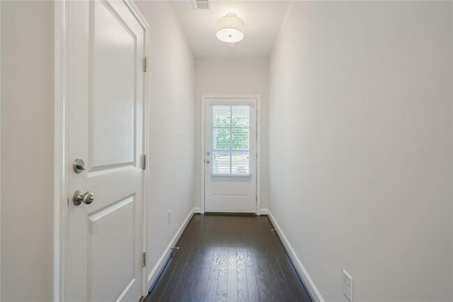 Foto del edificio - 313 Niles Ct