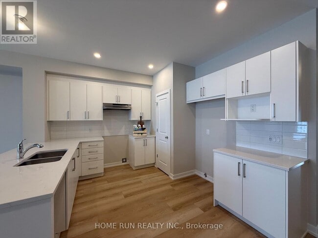 Photo du bâtiment - 515 Galanthus Walk