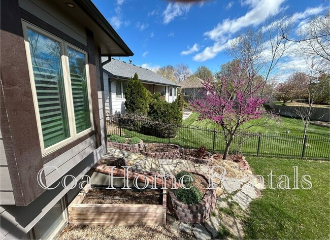 Building Photo - Beautiful Andover Property