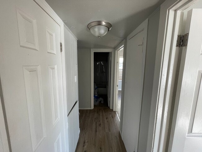 Building Photo - 3 bedroom, 2 bath