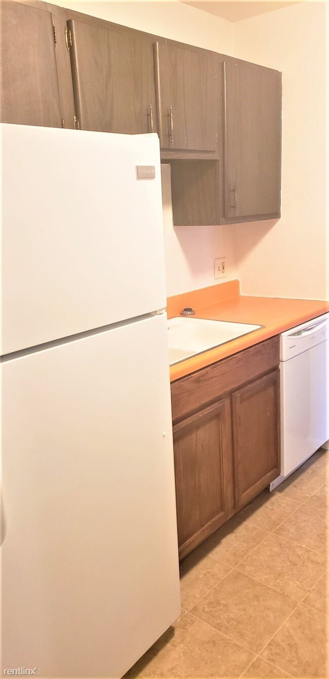 Building Photo - 1 br, 2 bath  - 739 Washington St