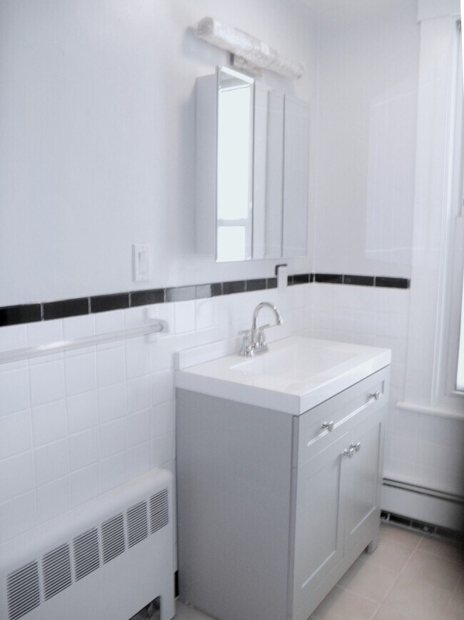 Vanity - 129 Brown St