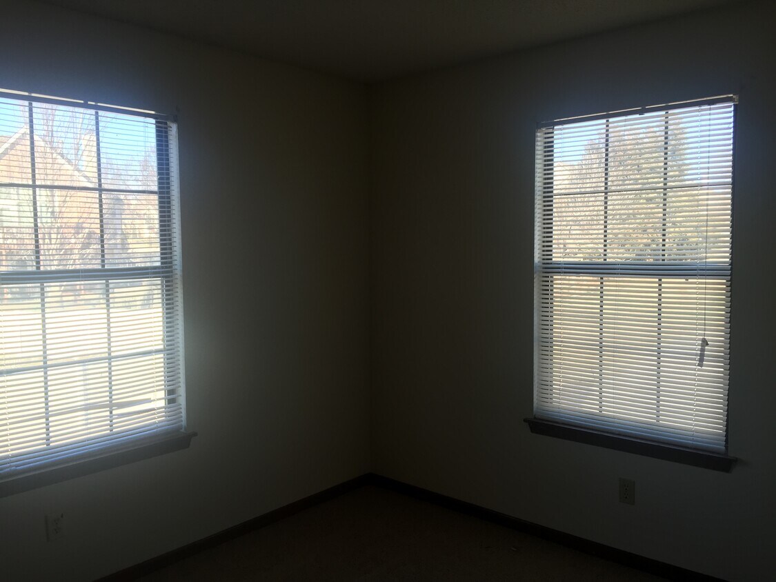 Primary Photo - 414 E Blue Ridge Blvd