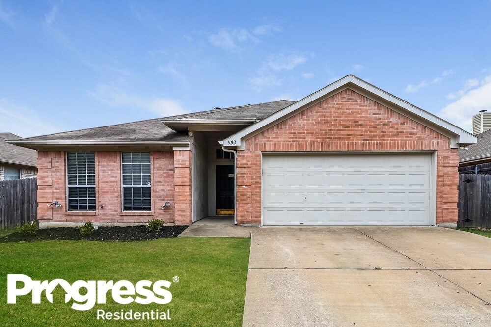 Primary Photo - 902 Fish Creek Dr
