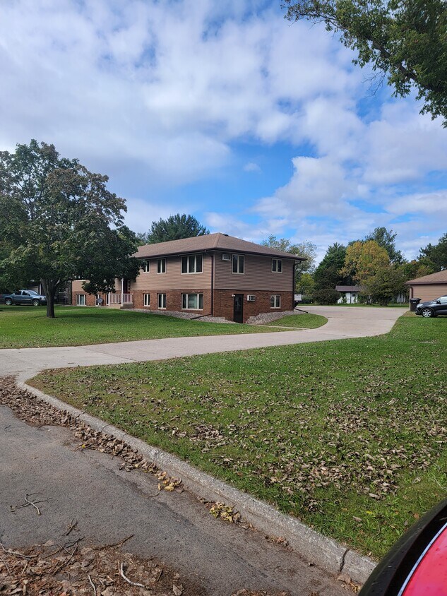 Primary Photo - 140 North St