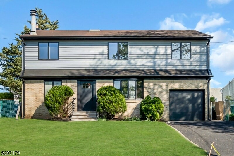 Foto principal - 621 Amherst Rd