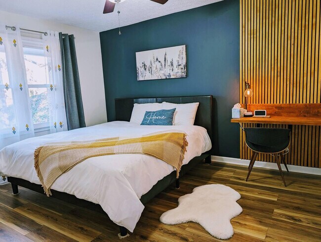 Foto del edificio - 1303 Colony Dr