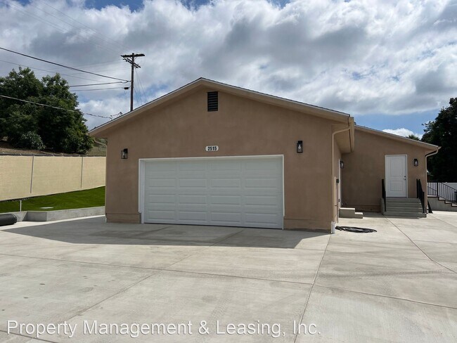 Foto del edificio - 4 br, 3.5 bath House - 2515 Entrada Ave.