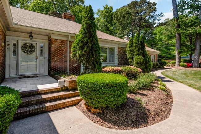 Foto del edificio - A rare estate-style rental in Thoroughgood