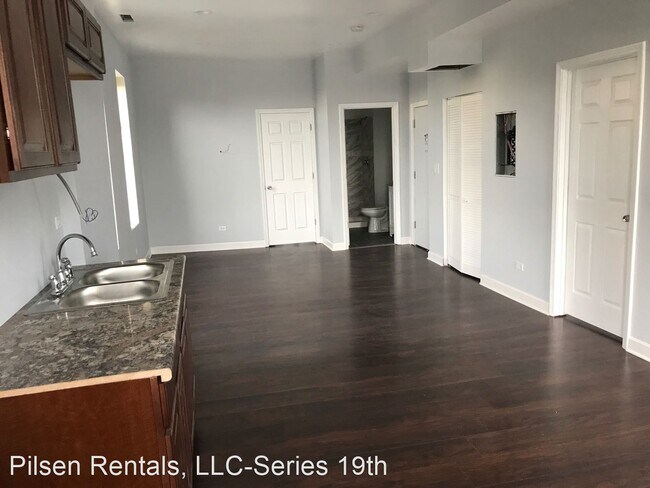 Foto del edificio - 1758 W 19th St