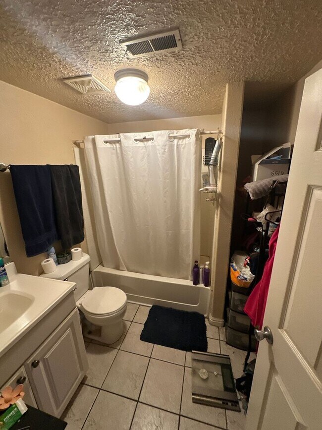 Foto del edificio - Charming basement apartment