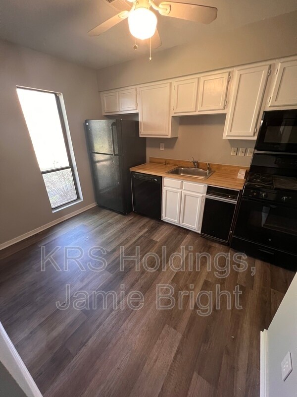 Foto del edificio - 9635 Groundhog Dr