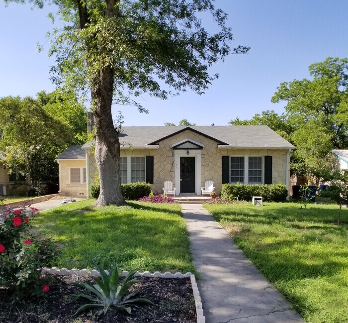 Primary Photo - 125 Lovera Blvd
