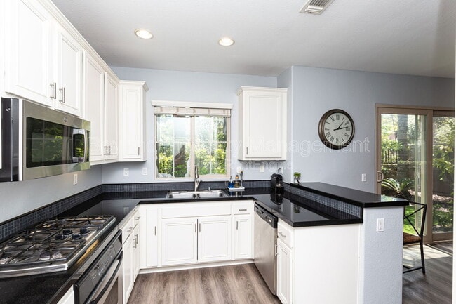 Building Photo - 2616 Bellezza Dr