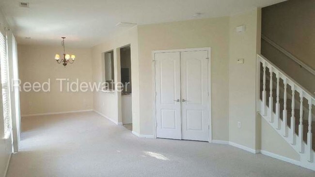 Building Photo - GORGEOUS 2 BEDROOM CONDO IN RIDGLEY MANOR!!!