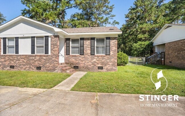 Building Photo - 31 Harding St