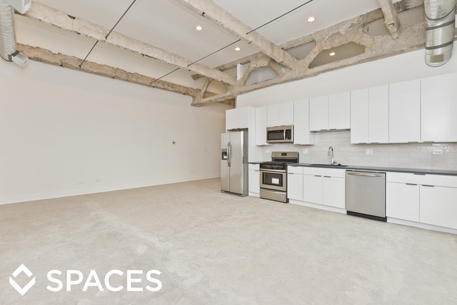 Building Photo - 4601 N Paulina St