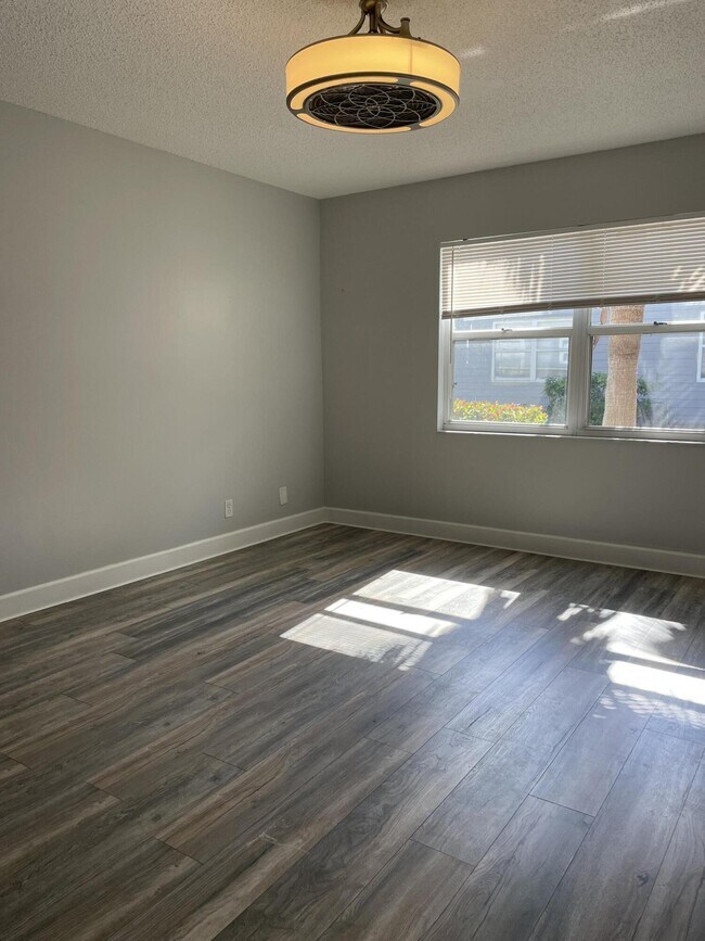 Foto del edificio - 9037 SE Hobe Ridge Ave
