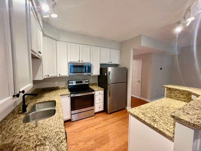 Building Photo - 217 Alexia Ln