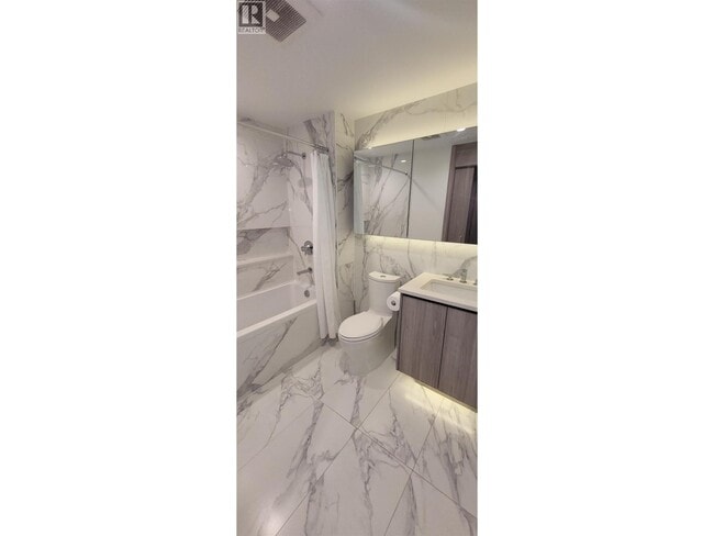 Photo du bâtiment - 4880 Lougheed Hwy.