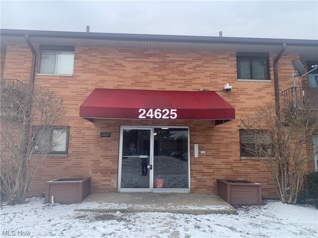 Primary Photo - 24625 Clareshire Dr
