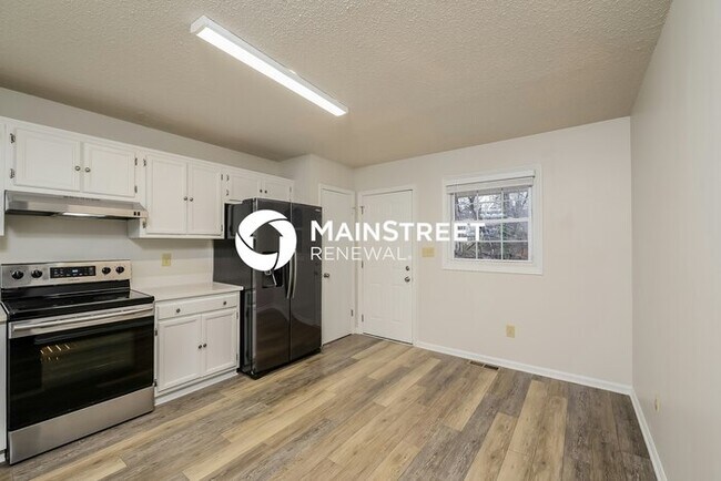 Foto del edificio - 4 Bedroom Pet-Friendly Home in Winston-Salem, NC with Main Street Renewal