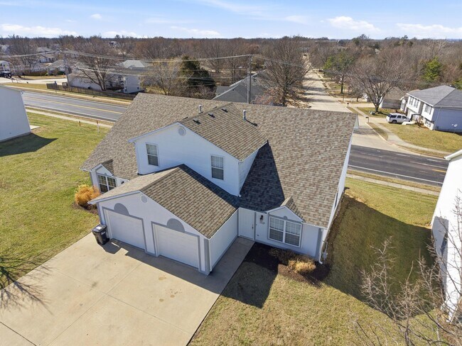 Building Photo - 3509 La Mesa Dr