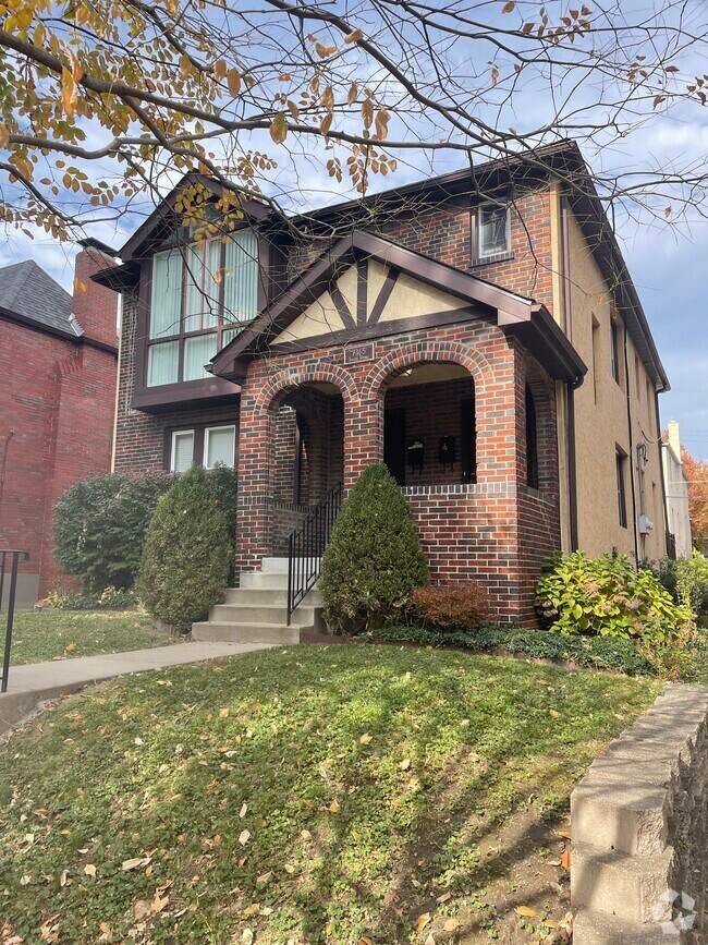 University Terrace Student Apartments for Rent University City, MO