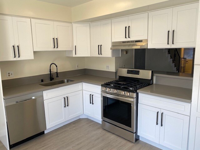 Foto del edificio - 10500 La Reina Ave