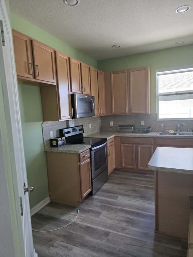 Photo - Beautiful house!  4/2 SINGLE FAMILY HOME