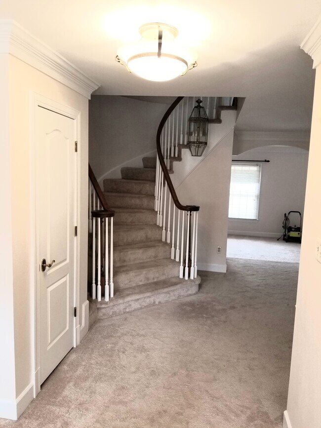 Foto del edificio - 8141 Madrillon Ct