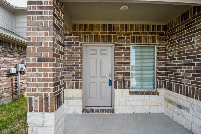 Foto del edificio - 21170 Alder Oaks Dr