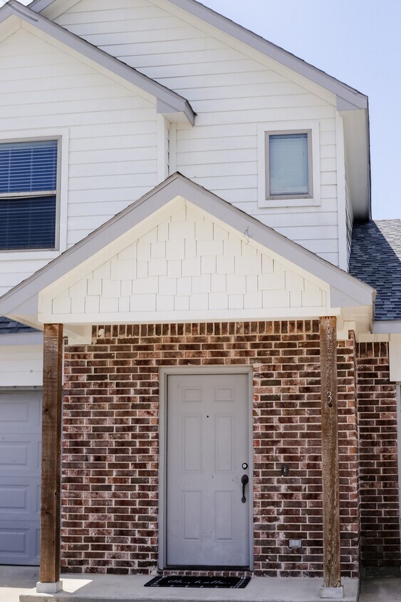 Foto del edificio - 8605 Ellis Dr