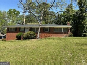 Building Photo - 506 Pineridge Rd