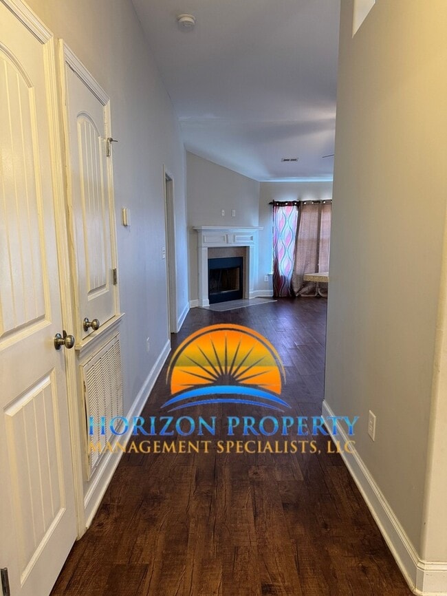 Foto del edificio - 117 Rein Dance Ln