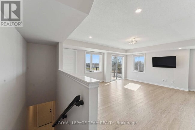 Building Photo - 312 Lapland Private