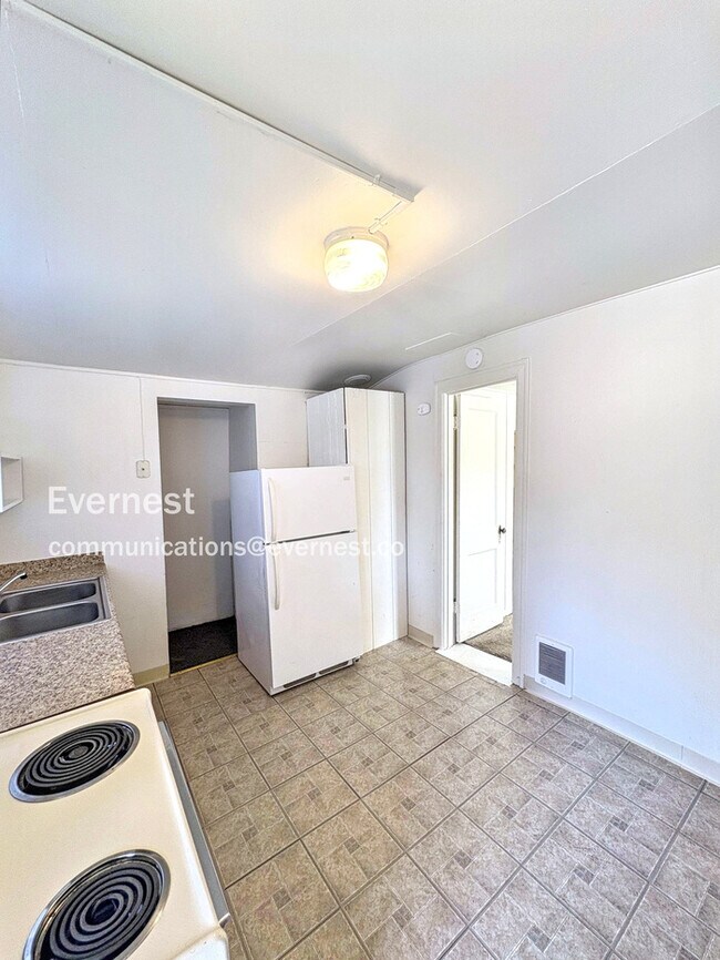 Foto del edificio - 43410 SE N Bend Way