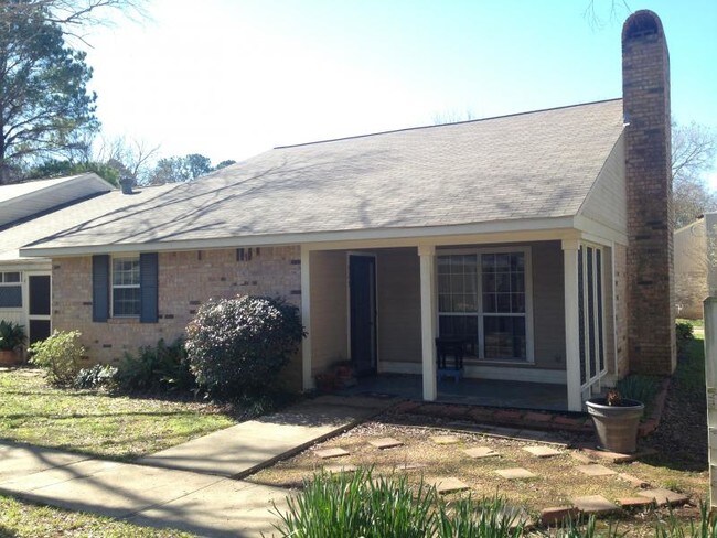 525 Oakland Dr - Townhouse for Rent in Natchitoches, LA | Apartments.com