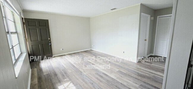 Foto del edificio - 1207 Buddwood Rd