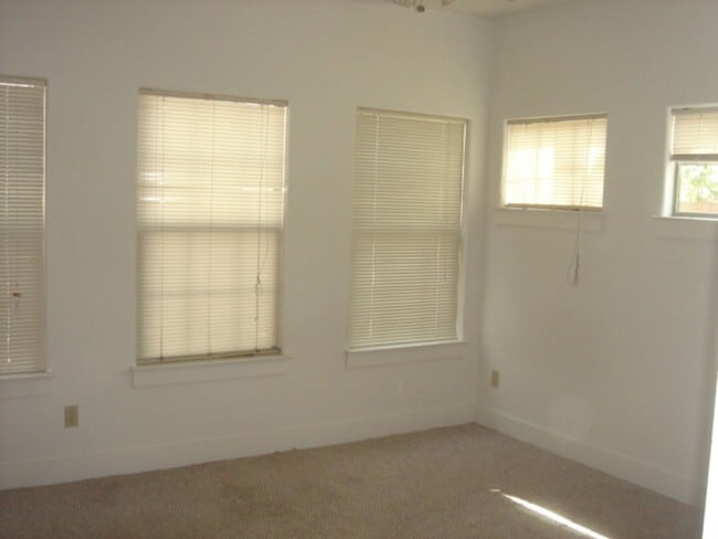 Foto del edificio - 5101 Martin Ave