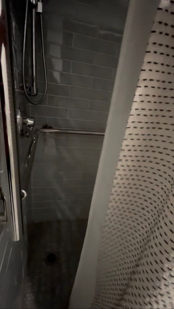 Foto del edificio - Renovated ground level