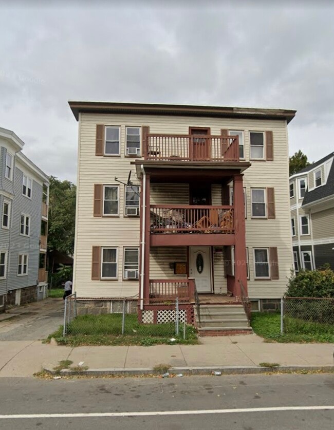 Building Photo - 4049 Washington St