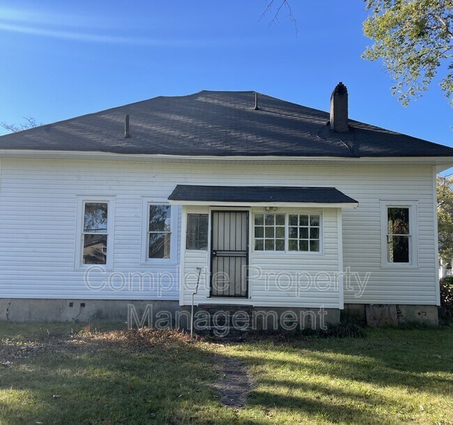 Building Photo - 2701 Ave H